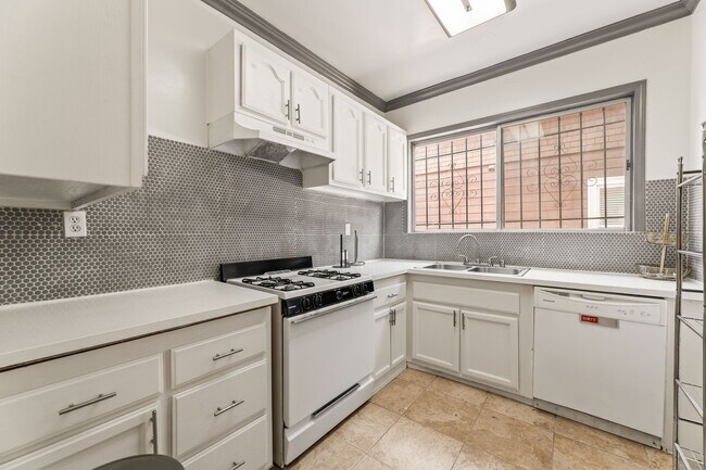 Foto del edificio - 2814 Ellendale Pl