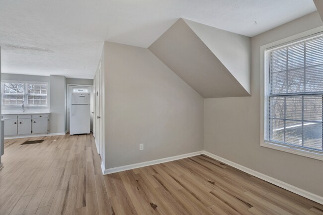 Foto del edificio - 600 Larkin Springs Rd