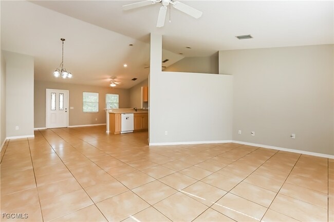 Foto del edificio - 5840 Regent Rd