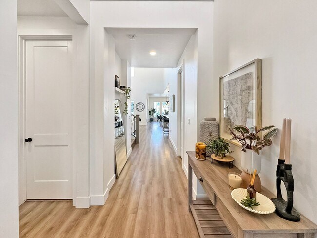 Building Photo - Luxury 5-Bed, 4.5-Bath in Dry Creek Ranch, Minutes to Boise & Eagle