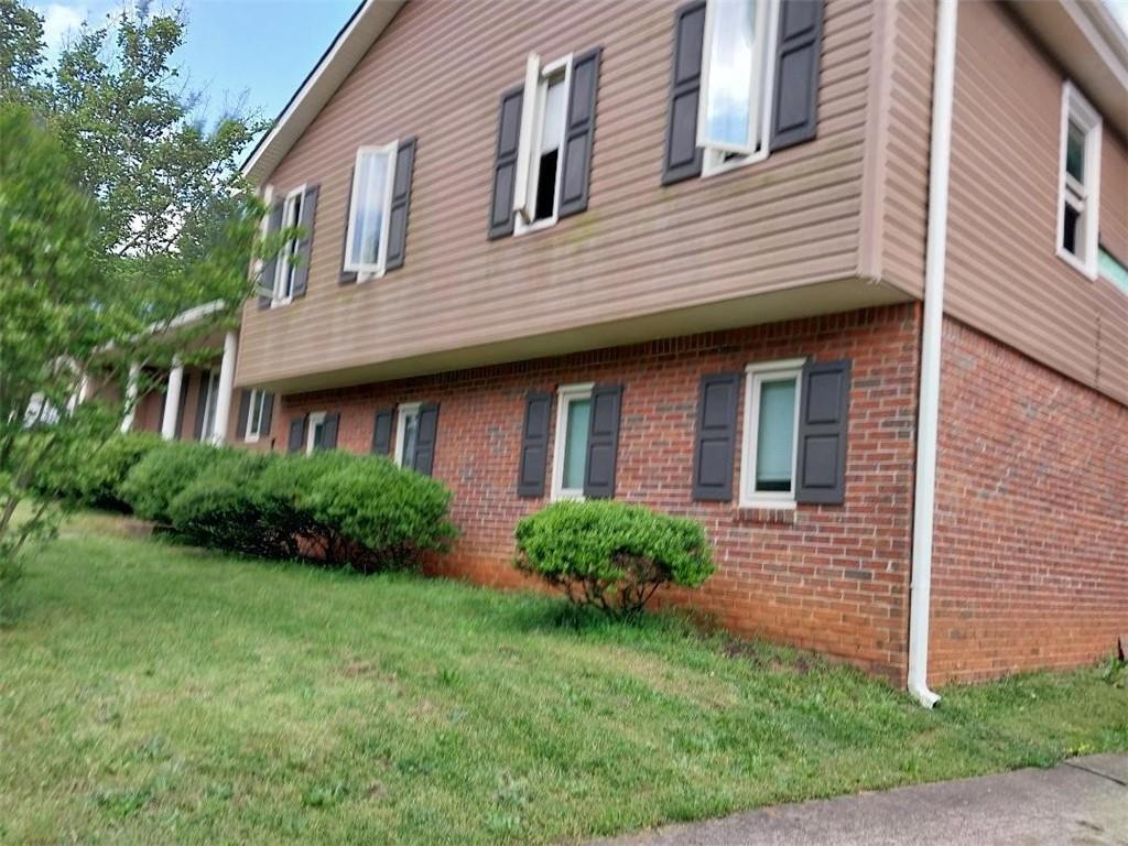 Foto principal - 1730 Cedar Grove Dr