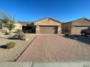 Building Photo - 6132 E Overlook Ln