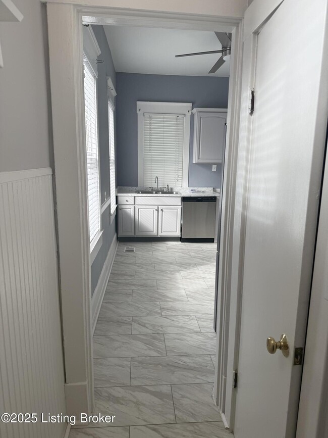 Foto del edificio - 1529 Christy Ave