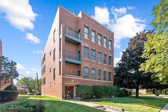 Building Photo - 140 Ridge Ave