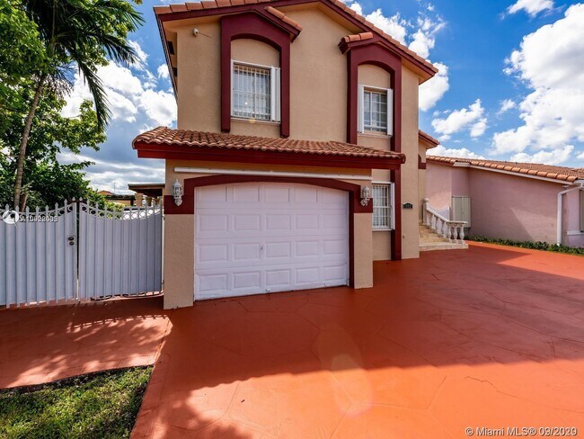 Foto del edificio - 1082 SW 142nd Ct