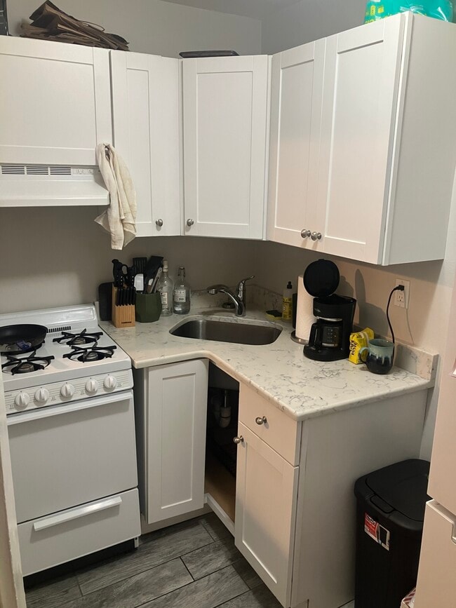 Foto del edificio - 16 Farrington Ave