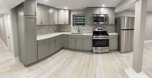 Photo - 2204 W Ainslie St Apartment