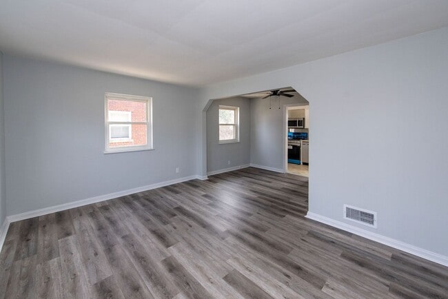 Building Photo - 3053 N Hegry Cir