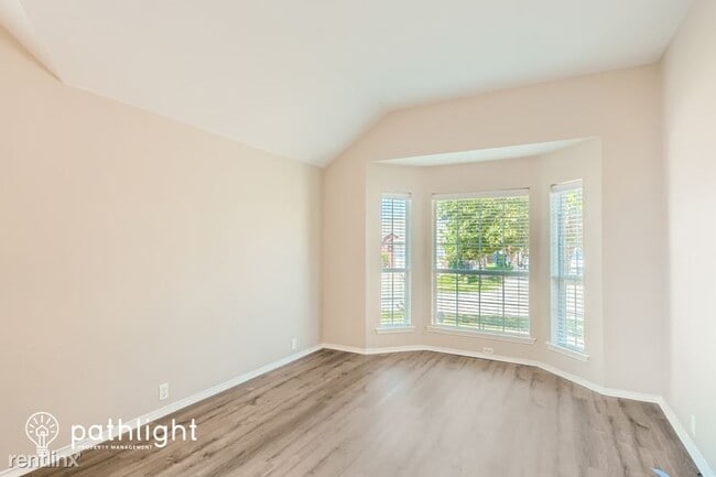 Building Photo - 3 br, 2 bath House - 5814 Blue Oak Dr UNIT