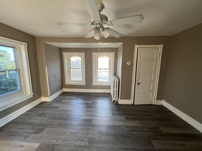 Building Photo - 23 S Madison St