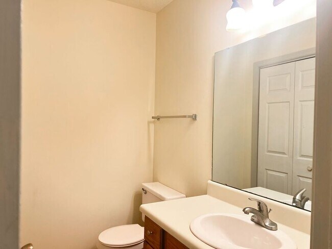 Building Photo - 10 A Setter Ln