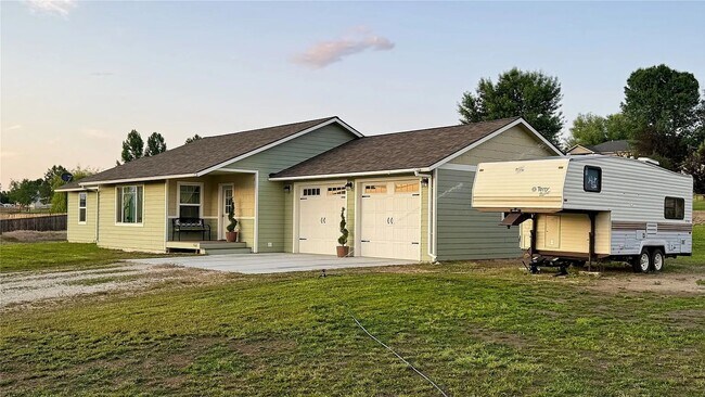 Foto del edificio - Beautiful 4 bed 2 bath on 1.37 acres in Corvallis.