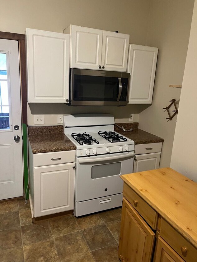 Building Photo - 134 5th Ave