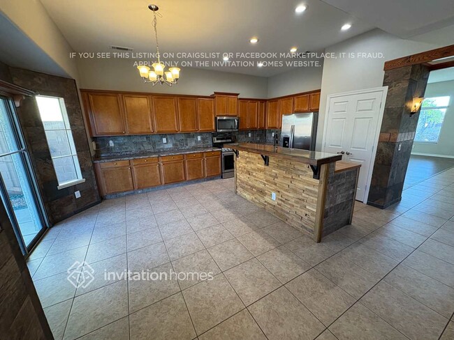 Building Photo - 29422 W Whitton Ave