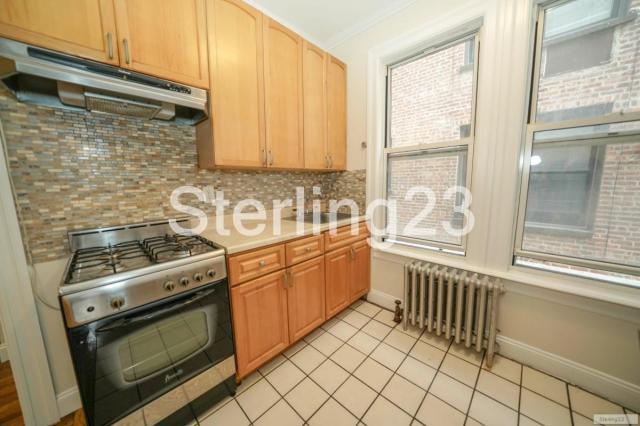 Foto del edificio - 2 bedroom in ASTORIA NY 11106