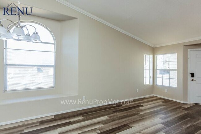 Foto del edificio - Available NOW! Beautiful 3 Bedroom Home in...