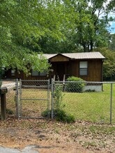 Building Photo - 211 Horseshoe Cir