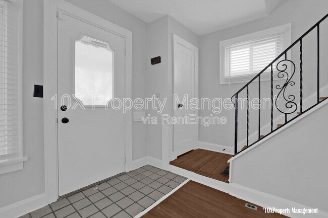 Foto del edificio - 563 S Burgess Ave