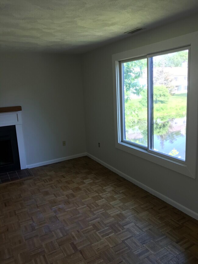 Building Photo - 27 Concord Greene