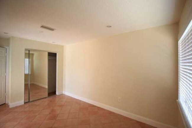 Foto del edificio - 11360 NW 37th Pl