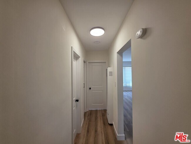 Foto del edificio - 1215 N Orange Grove Ave