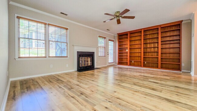 Foto del edificio - 2612 Woodington Dr