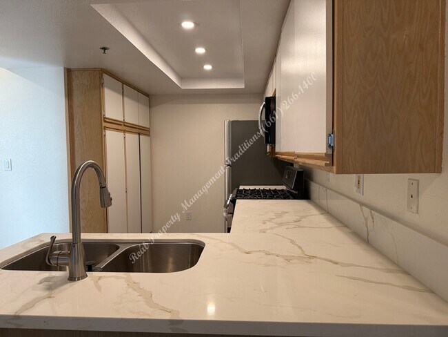 Foto del edificio - 44514 15th St E