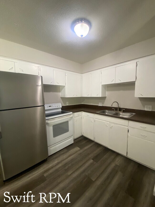 Foto del edificio - 746 Blue Ridge Blvd