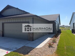Building Photo - 2112 N Reece St