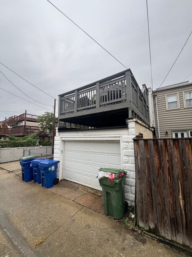 Foto del edificio - Charming 3 Bedroom/3 Bathroom in Highlandtown, Baltimore!