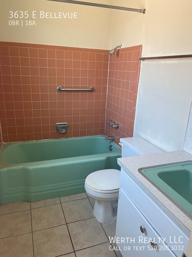 Building Photo - Adorable Studio In Small Single Level Comm...