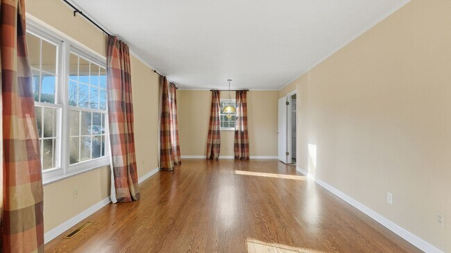 Foto del edificio - 3 bedroom Cleveland home!