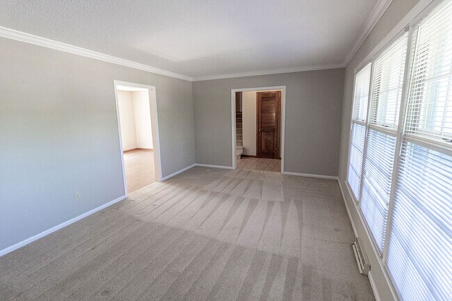 Foto del edificio - 306 W Briarwood Ln