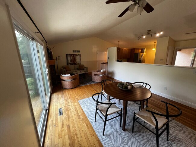 Foto del edificio - 10999 Bradshaw St