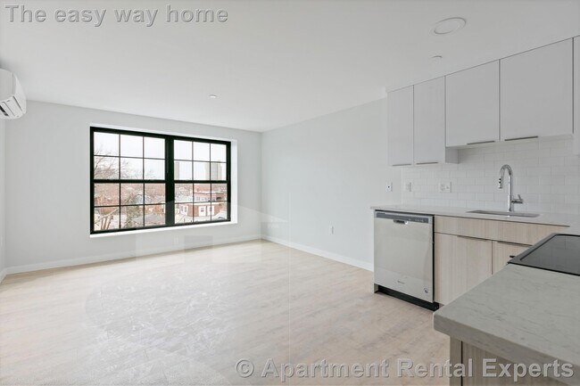 Building Photo - 9 Soden St