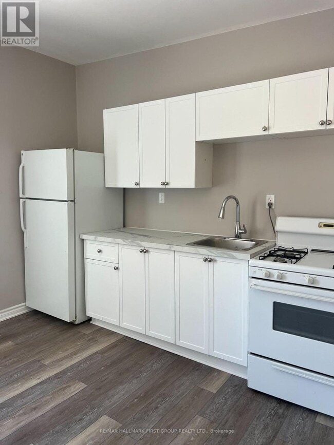 Photo du bâtiment - 730 Simcoe St S