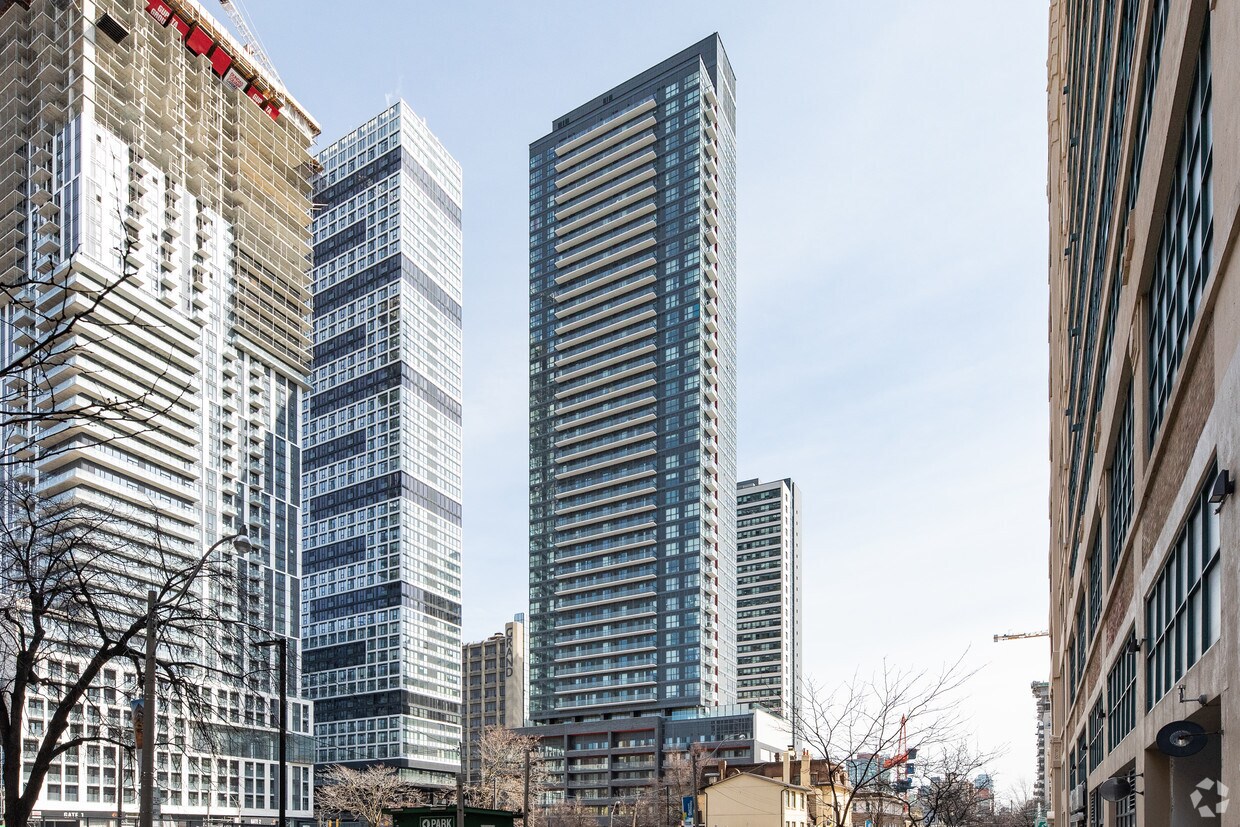 PACE Apartments 115 Dundas St E Toronto, ON