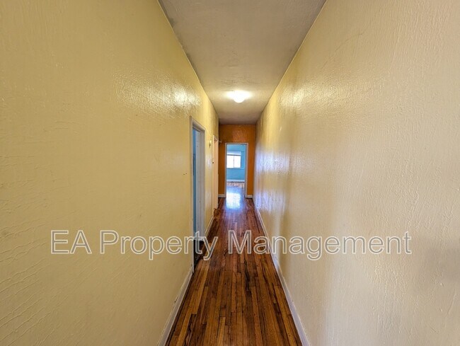 Foto del edificio - 808 13th St NW