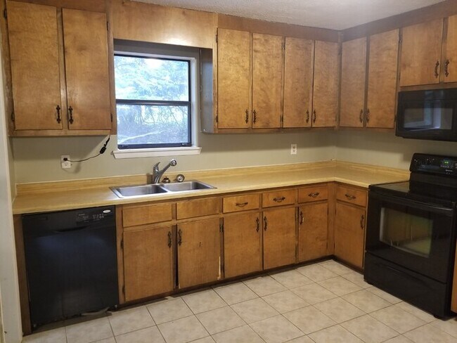 Foto del edificio - 1330 White Oak Dr