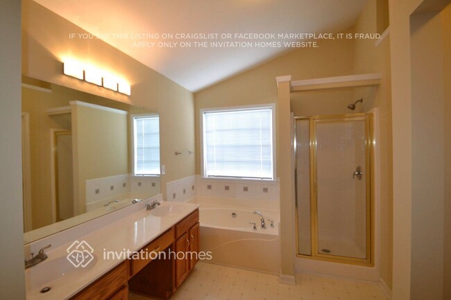 Building Photo - 11415 Laurel View Dr