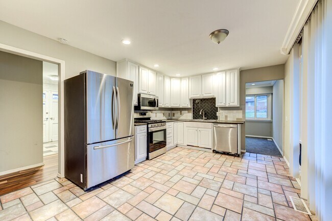 Foto del edificio - 705 Gateswood Dr
