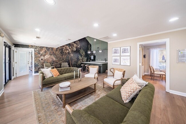 Building Photo - Hawthorne at Wisteria