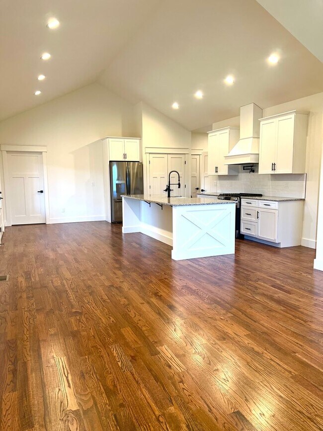 Building Photo - Newly built, 3 Bedroom 2 Bath home, conven...
