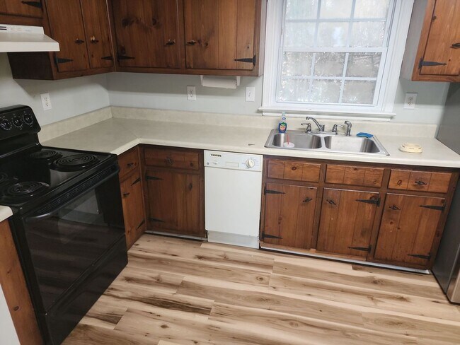 Foto del edificio - 6618 Davis Rd