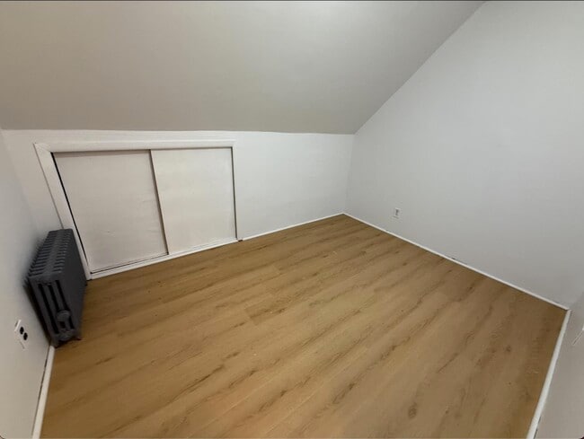 Building Photo - 21 49th St