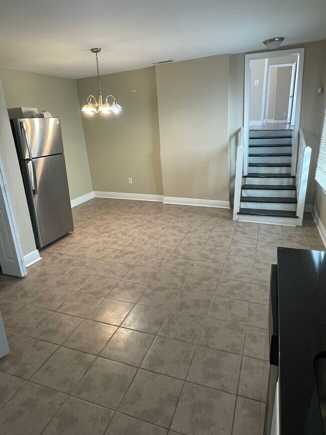 Foto del edificio - 2BD/1.5BA One Block Off St Charles Ave.