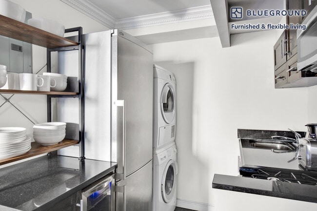 Building Photo - 229 1st Ave