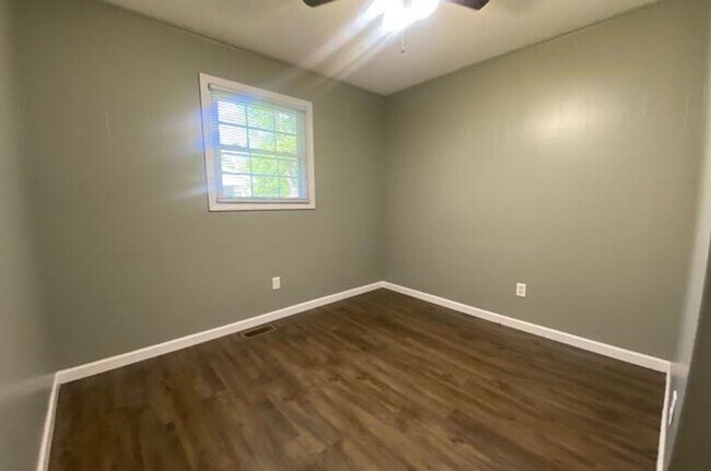 Foto del edificio - 3 Bedroom 1 Bathroom Home in Johnson City, TN