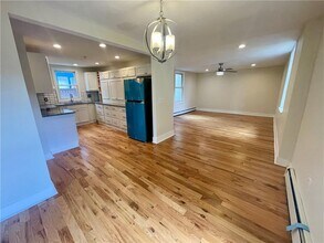 Building Photo - 108 Spruce St