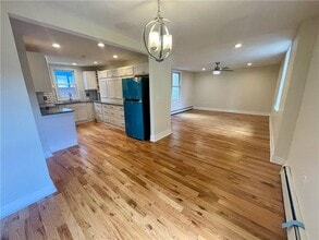 Building Photo - 108 Spruce St